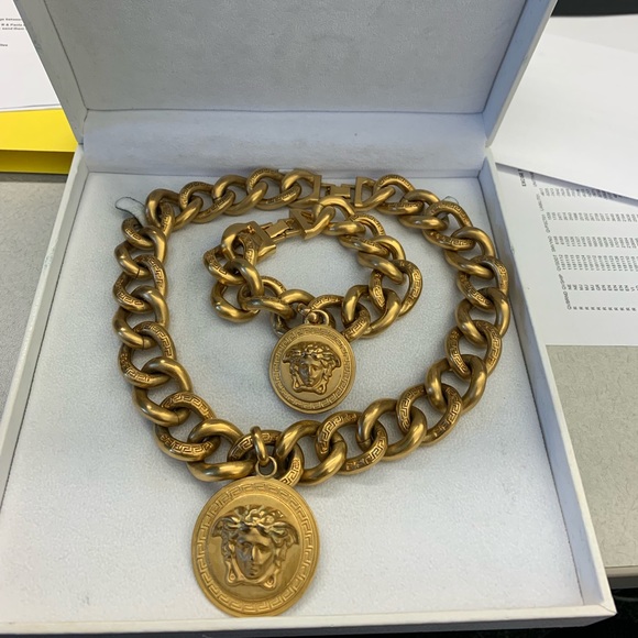 🔔 SOLD eBay 🔔 Auth VERSACE large Medusa necklace - Picture 2 of 7